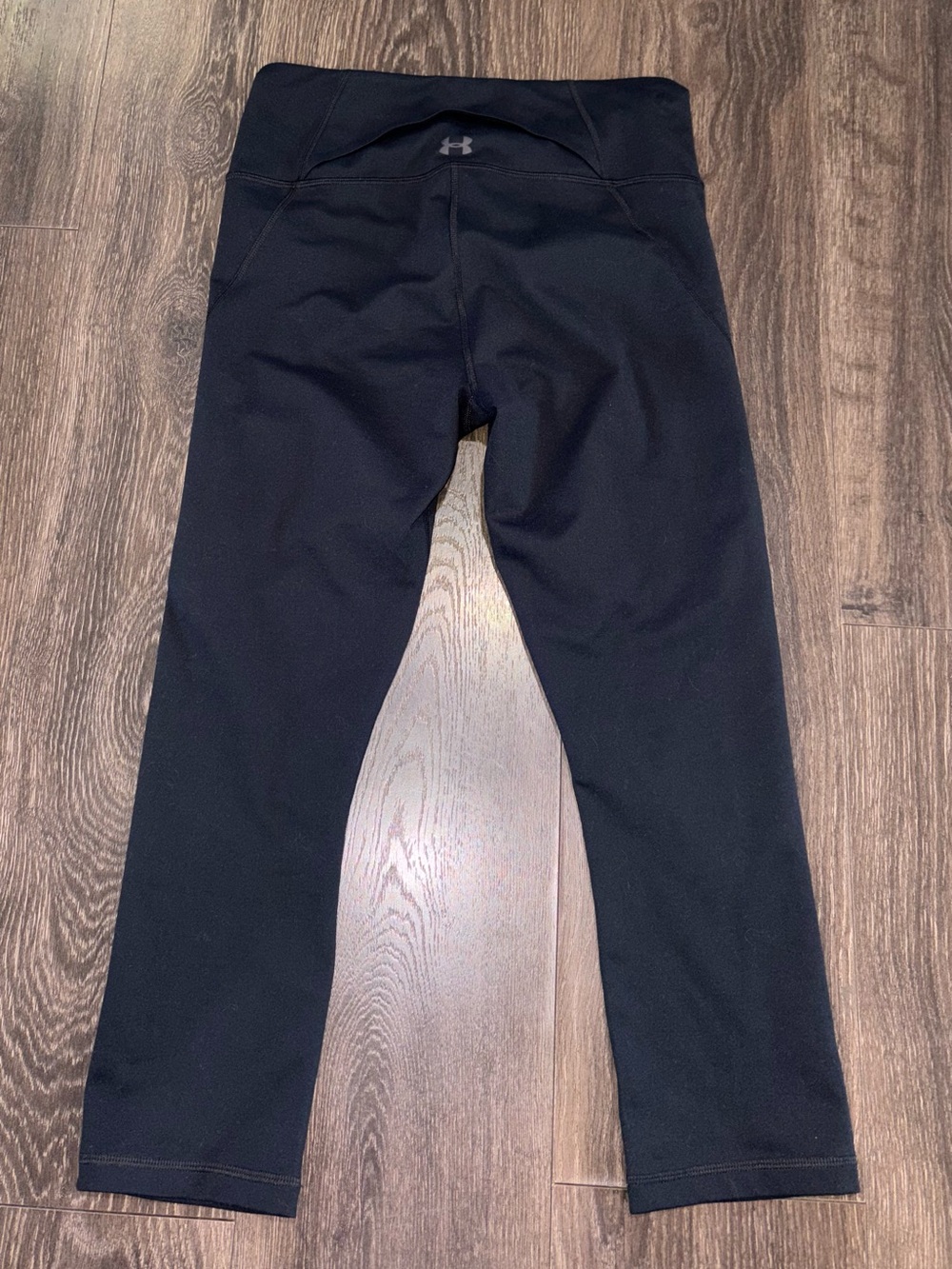 Under Armour Black Mid-Rise Performance cropped Leggings